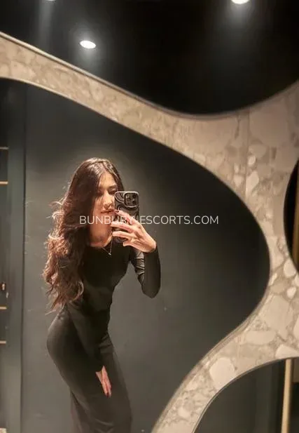 Bunbury escorts Paris — 4