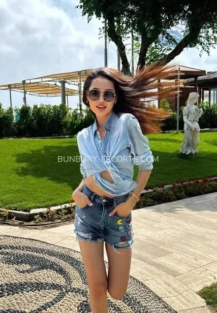 Bunbury escorts Inga — 1