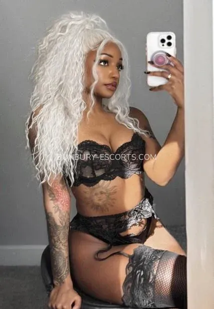 Bunbury escorts Malin — 4