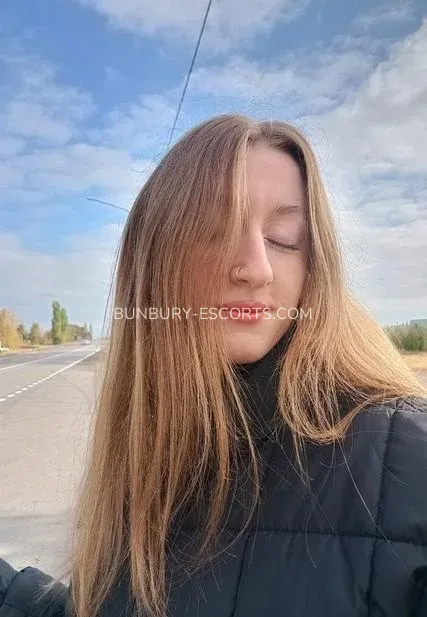 Bunbury escorts Ulla — 1