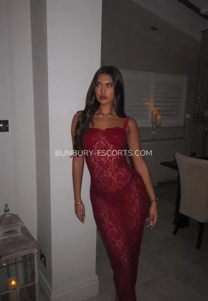 Bunbury escorts Elisabeth — 7