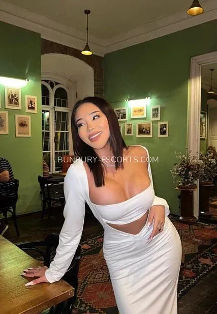 Bunbury escorts Kira — 6