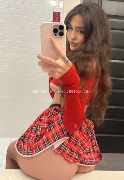 Bunbury escorts Lily — 3