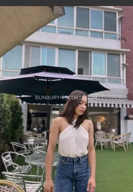 Bunbury escorts Isabel — 4