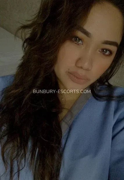 Bunbury escorts Hanna — 3