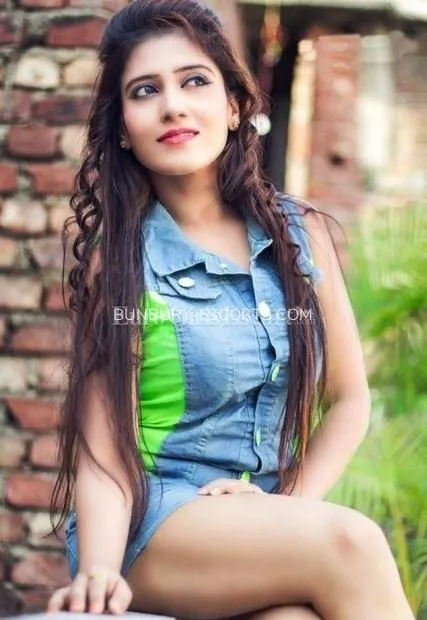 Bunbury escorts Destiny — 2