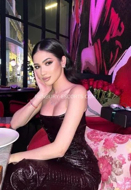 Bunbury escorts Pia — 9