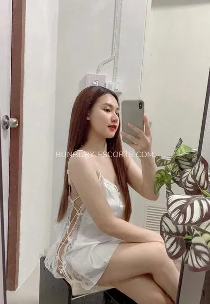 Bunbury escorts Rylee — 4