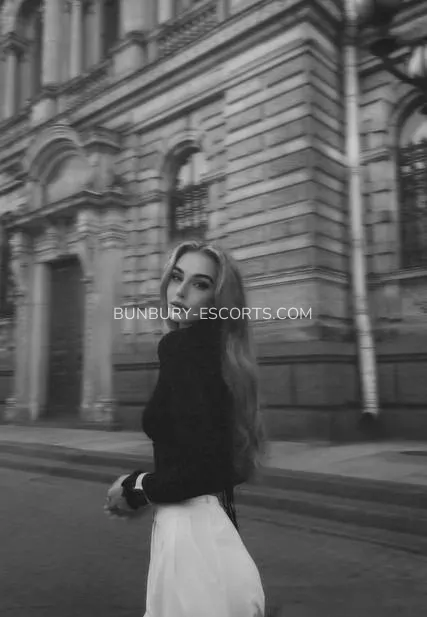 Bunbury escorts Sierra — 5