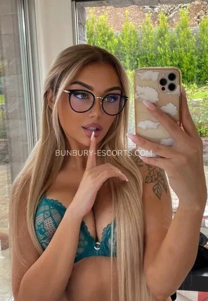 Bunbury escorts Siv — 3