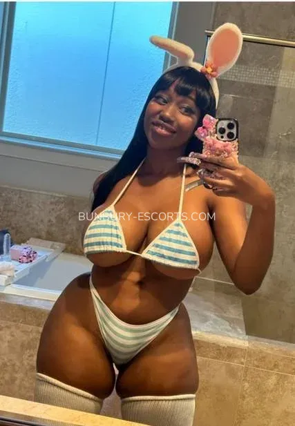 Bunbury escorts Eva — 7