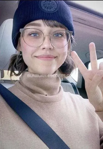 Bunbury escorts Lindsey — 1