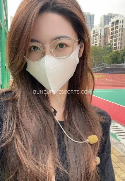 Bunbury escorts Isaura — 1