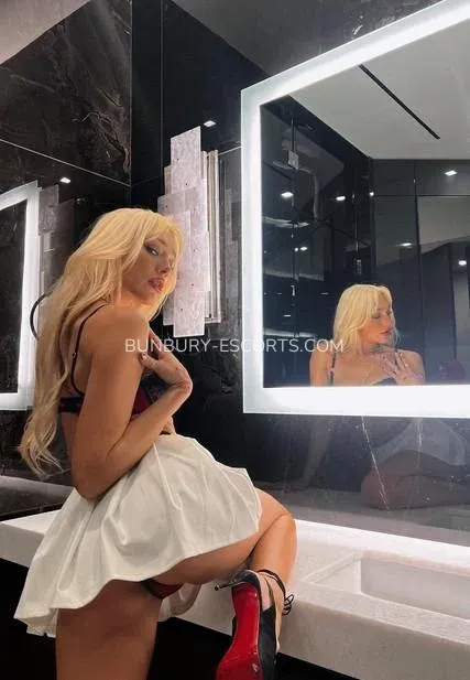 Bunbury escorts Justina — 6
